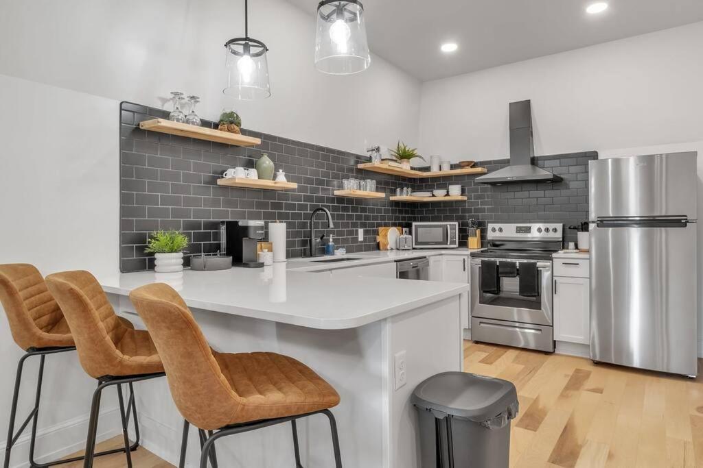 شقة Carriage House Loft - King Bed And Garage Parking بوفالو المظهر الخارجي الصورة
